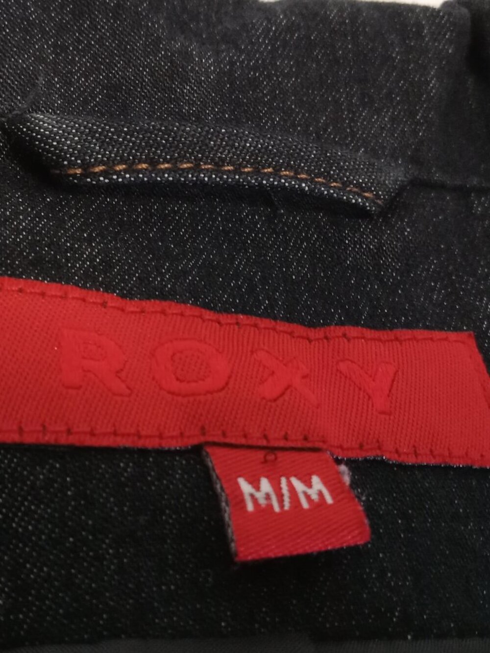 The perfect ROXY jeans-like jacket in a blue-jeans color, slightly stretchy - Picture 3 of 10